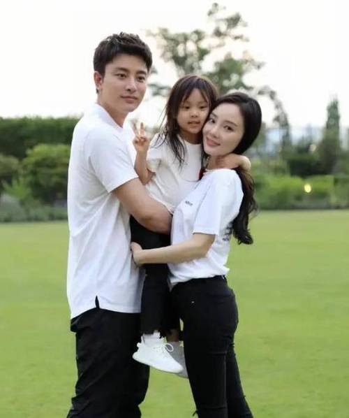 2025新澳门正版免费正题175和贾乃亮是黄圣依初恋与贾乃亮是黄圣依初恋吗